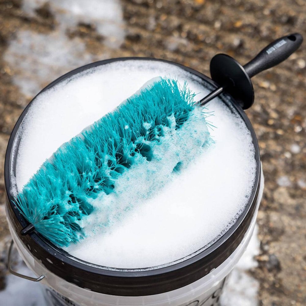 Malý chemicky odolný kartáč na kola Auto Finesse Mini Barrel - foto 2