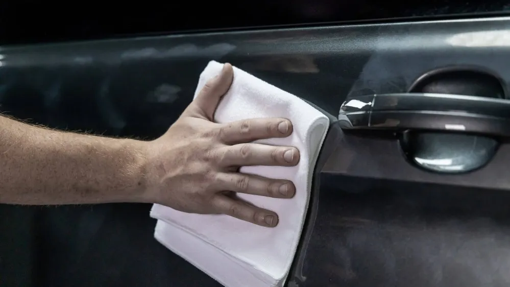 Leštěnka s voskem vše v jednom Auto Finesse Tripple 1000 ml - foto 3