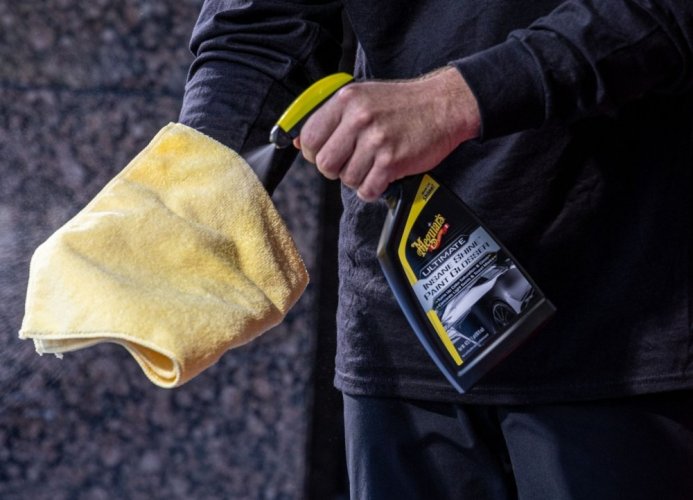 Meguiar's Ultimate Insane Shine Paint Glosser - leštěnka v rozprašovači, 473 ml
