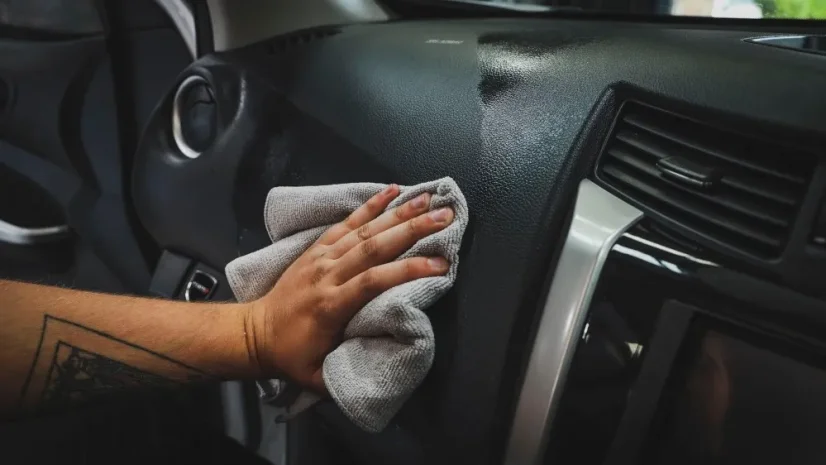 Oživovač a ochrana plastov Auto Finesse Dressle 500 ml