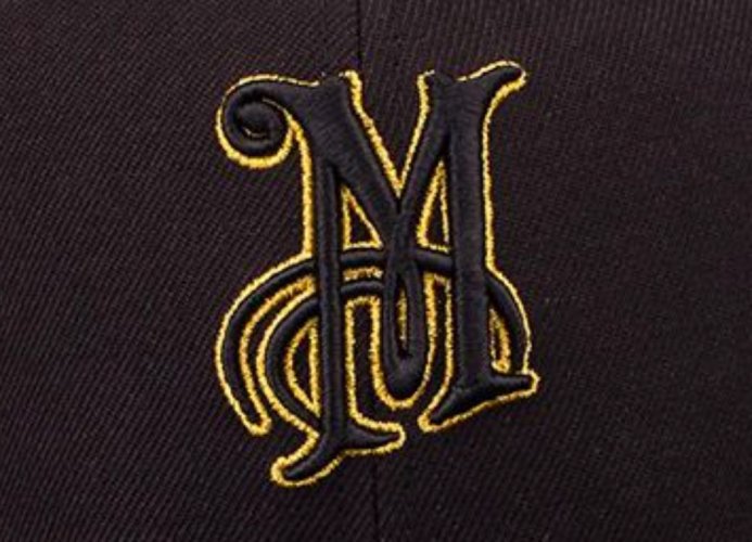 Meguiar's "M" Logo Snapback - čierna snapback čiapka s vyšitým zlatým a čiernym 3D logom "M"