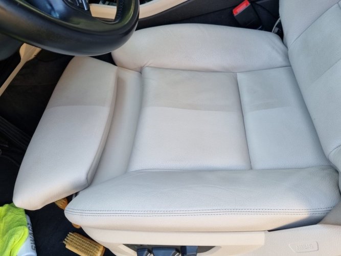 SWAG Lady Leather Cleaner RTU - Čistič kůže (500ml)