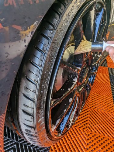 Курс детейлінгу ЗОВНІШНЬОГО ОБЛАДНАННЯ - миття та полірування автомобіля