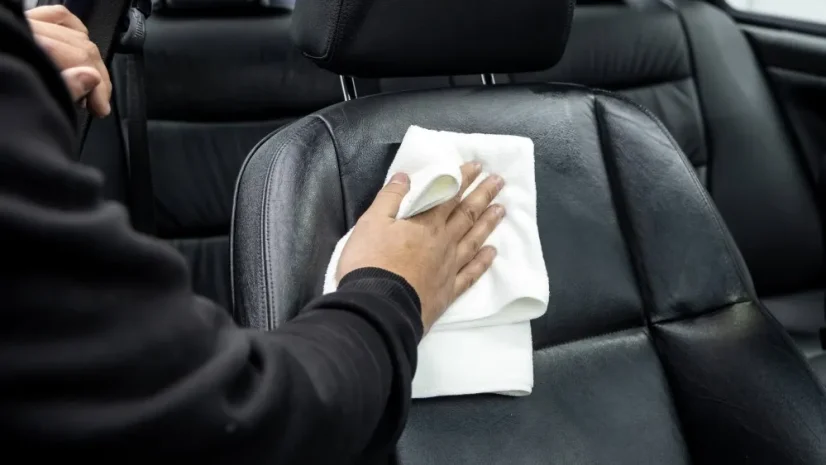 Vyživení kůže a kondicionér Auto Finesse Hide 500 ml