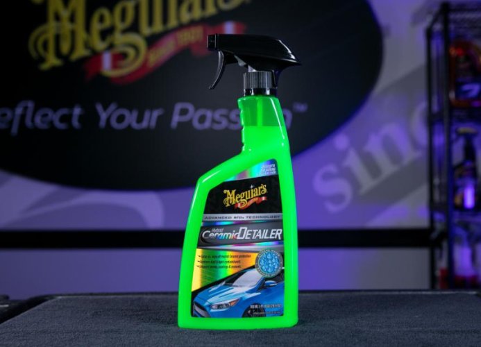 Hybridní keramický detailer pro odstranění lehkých nečistot a posílení ochrany - Meguiar's Hybrid Ceramic Detailer - 768 ml