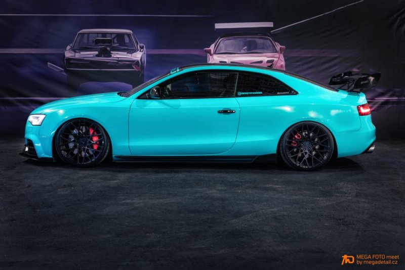 Audi A5 Coupe v povedeném decentním tuningu na MEGA FOTO meetu