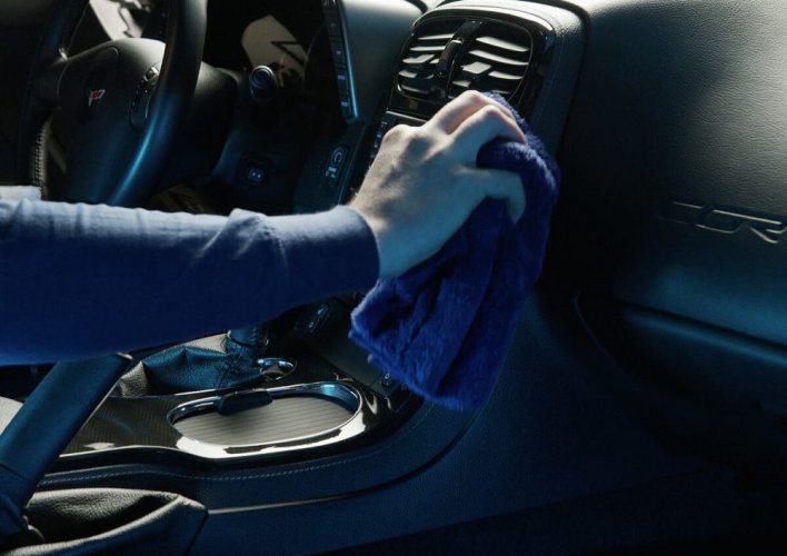 Gyeon Q2M InteriorDetailer 1000 мл засіб для догляду за інтер'єром