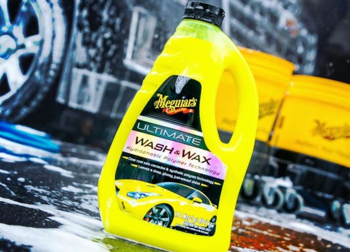 Autošampon s příměsí vosku a polymerů - Meguiar's Ultimate Wash & Wax - 1420 ml