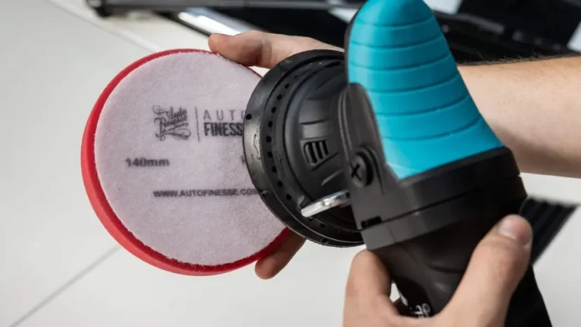 Měkký leštící kotouč 125 mm Auto Finesse Revitalise - 3. krok