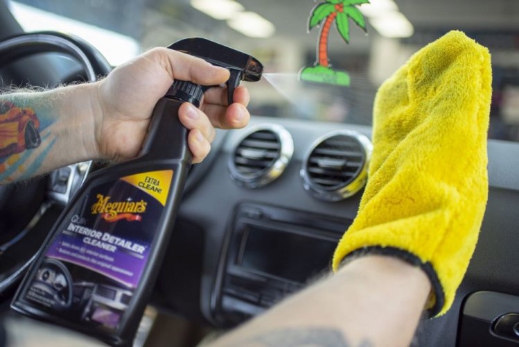 Очисник інтер'єрних поверхонь, матовий вигляд - Meguiar's Quik Interior Detailer - 473 мл