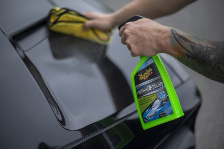Hybridní keramický detailer pro odstranění lehkých nečistot a posílení ochrany - Meguiar's Hybrid Ceramic Detailer - 768 ml