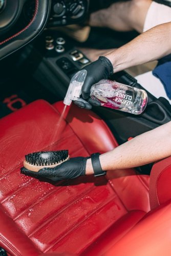 Gyeon Q2M LeatherBrush щітка для шкіри