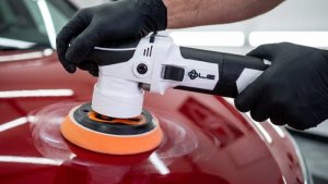 Jak vyleštit auto krok za krokem: co všechno potřebuješ na leštění laku