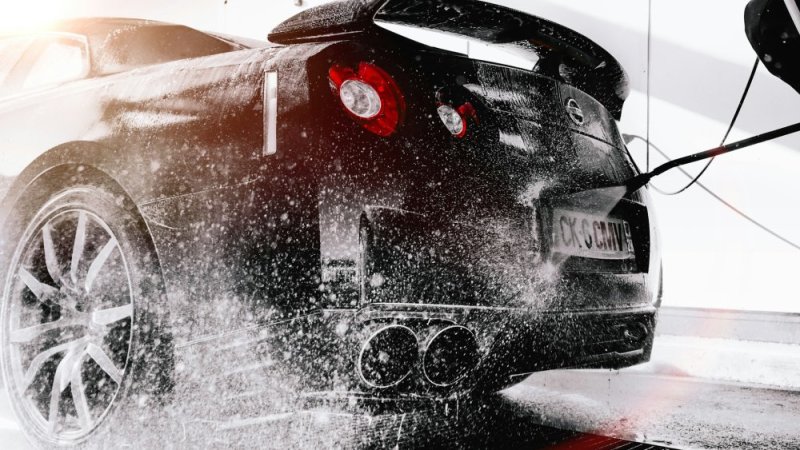 Jak umýt auto v samoobslužné myčce: správný postup krok za krokem
