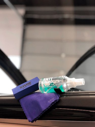Přípravek proti zamlžovaní skel uvnitř auta Gyeon Q2 AntiFog 120 ml