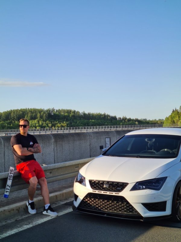 lukyyn_cupra_4xx testuje novou kosmetiku na své 𝟒𝟎𝟎 𝐏𝐒+ CUPRA.  Nový ambasador MEGA DETAILU