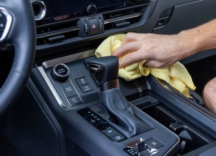 Detailer na lak, palubní desku a autoskla (interiér i exteriér) - Meguiar's Paint, Dash & Glass Inside & Out Detailer - 710 ml
