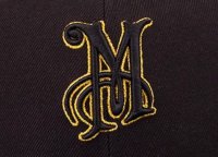 Meguiar's "M" Logo Snapback - černá kšiltovka snapka s vyšitým zlato-černým 3D logem "M"