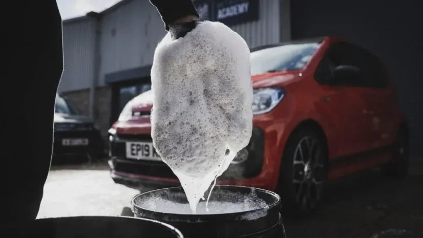 PH neutrálny autošampón Auto Finesse Lather 5000 ml