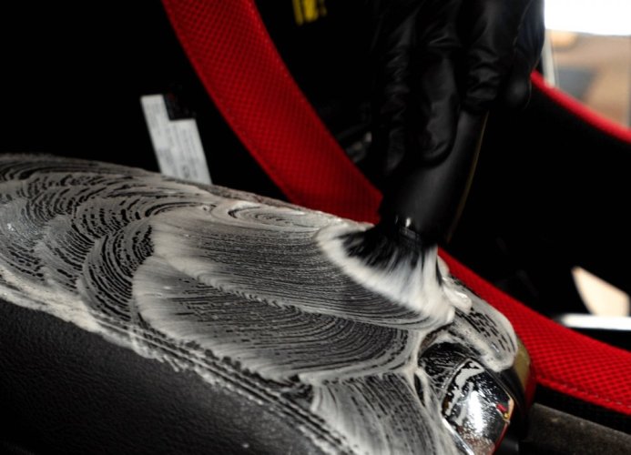 Detailingový štětec na interiér i exteriér auta - Meguiar's Multi-Purpose Brush Medium - 20 cm