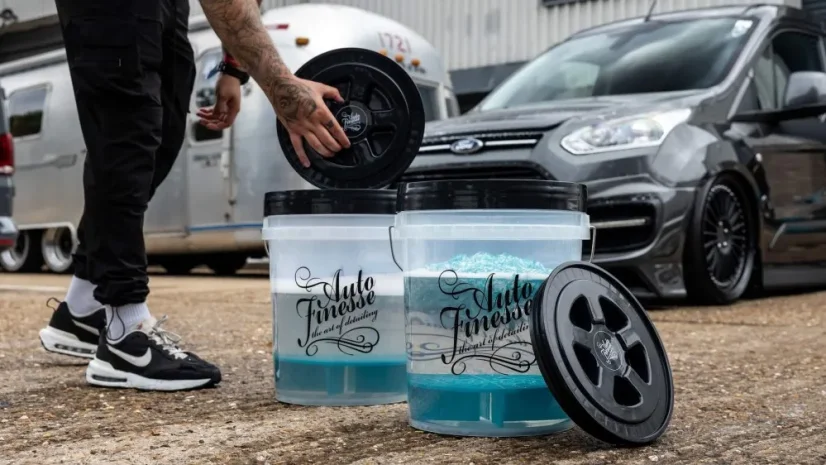 Detailingový kbelík s ochrannou vložkou Auto Finesse - průhledný