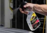 Detailer na lak, palubní desku a autoskla (interiér i exteriér) - Meguiar's Paint, Dash & Glass Inside & Out Detailer - 710 ml