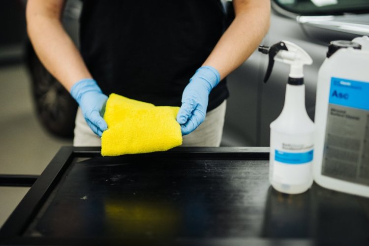 Koch Chemie Speciální čistič povrchů v interiéru Koch Allround Surface Cleaner 500ml s rozprašovačem  367500