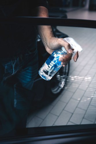 Čistič oken auta šetrný ke keramických ochranám na skle  Gyeon Q2M Glass 500 ml
