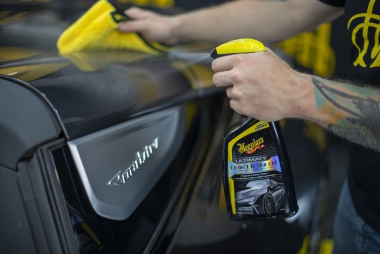 Finální rychlý detailer na lak - Meguiar's Ultimate Quik Detailer - 709 ml
