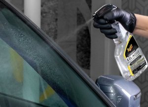 Čistič autoskel s tekutými stěrači - Meguiar's Ultimate Glass Cleaner & Water Repellent - 473 ml