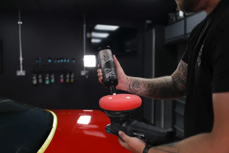 Čistící leštěnka pro přípravu na voskování Auto Finesse Rejuvenate 500 ml