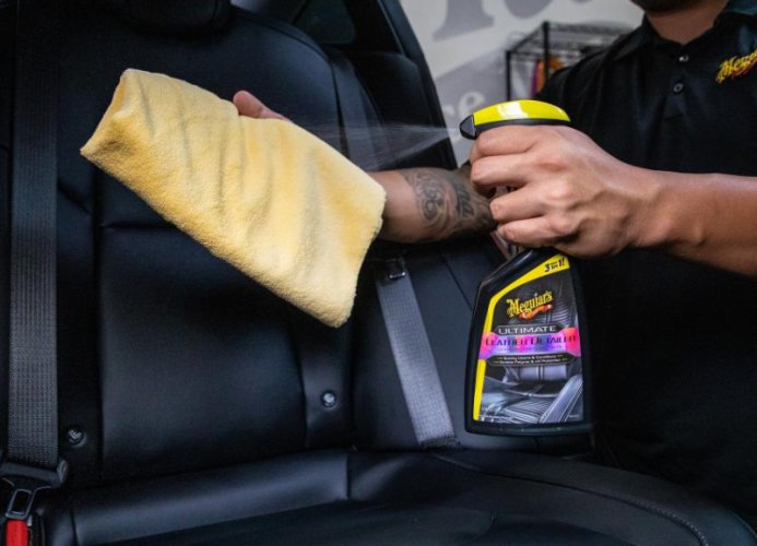 Čistič a kondicionér na kůži do interiéru auta - Meguiar's Ultimate Leather Detailer - 473 ml Čistič a kondicionér na kůži do interiéru auta - Meguiar's Ultimate Leather Detailer - 473 ml