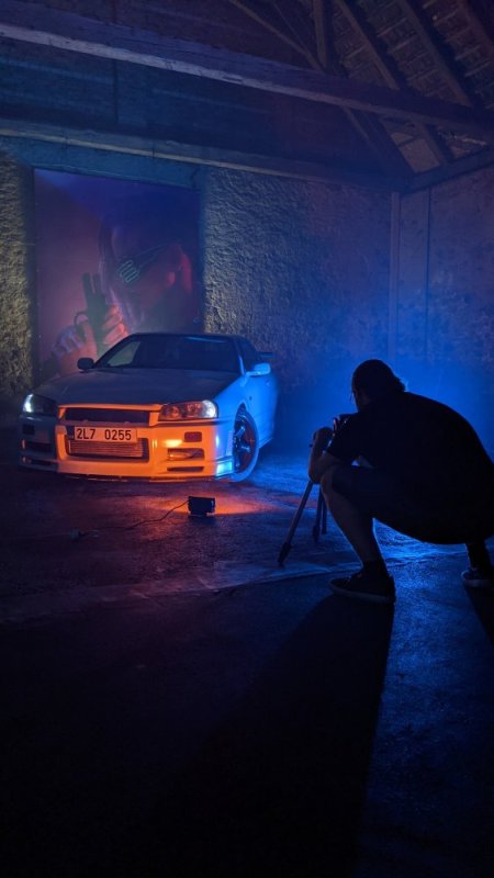 MEGA FOTO meet, focení aut ve stodole na téma CYBER PUNK
