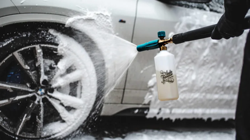 Aktivní pěna pro předmytí Auto Finesse Avalanche 1000 ml - limitovaná vánoční edice