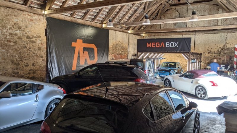 Školenie detailingu pre nových kolegov v tíme MEGA DETAILU, celý víkend v garáži a vyzdvihnutí Skye