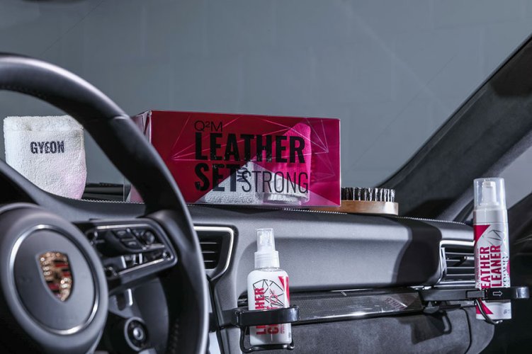Sada pro čištění a impregnaci silně znečištěné kůže - Gyeon Q2M Leather Set STRONG