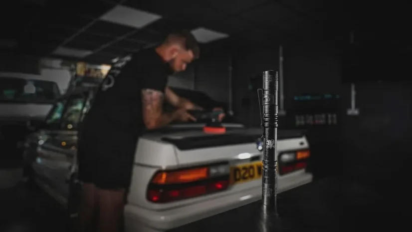 Vreckové inšpekčné svetlo Auto Finesse Swirl Seeker