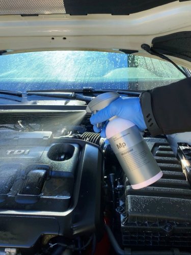 Oživení plastů motorového prostoru Koch Chemie Motorplast (MP) 500 ml