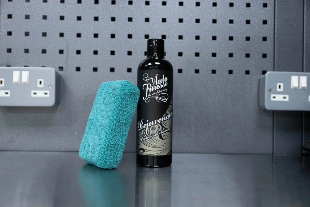 Čistící leštěnka pro přípravu na voskování Auto Finesse Rejuvenate 500 ml - foto 2
