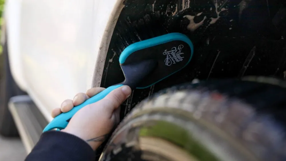 Kartáč na podběhy Auto Finesse Arch Blaster - foto 4