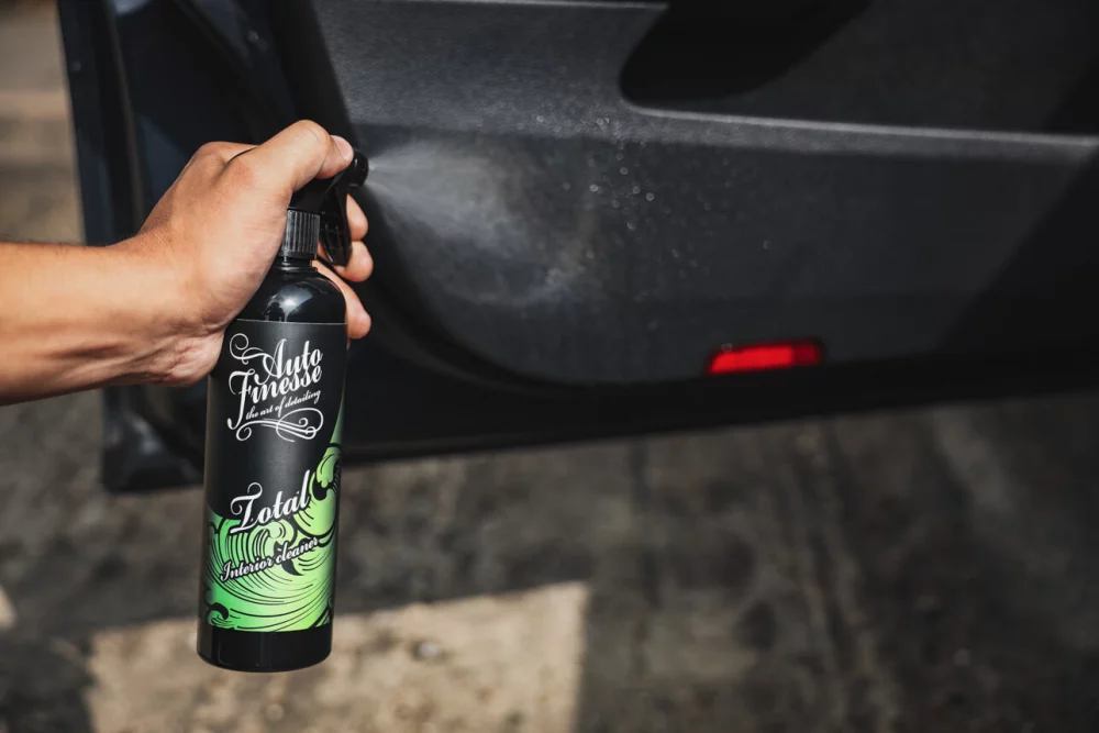 Základní velká sada autokosmetiky na čištění interiéru v autě od Auto Finesse - foto 1