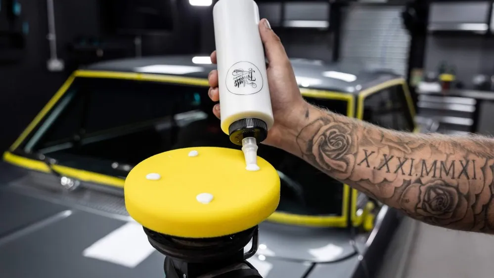 Středně tvrdý leštící kotouč 75 mm Auto Finesse Revitalise - 2. krok - foto 3