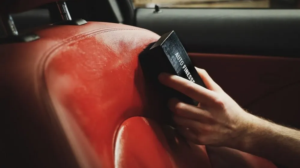 Čistič kožených sedaček a čalounění v autě Auto Finesse Hide 500 ml - foto 3