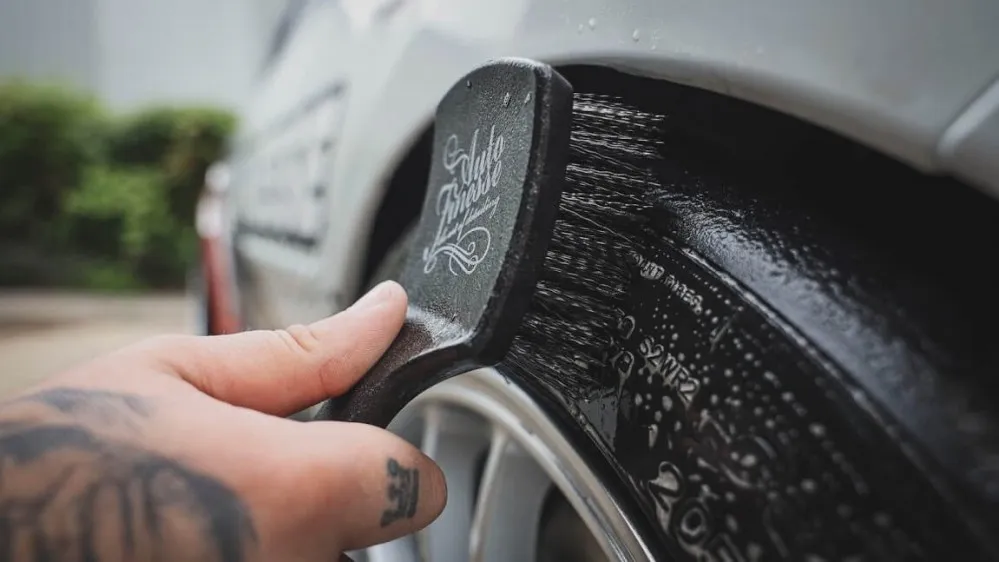 Kartáč na pneumatiky Auto Finesse Rubber Scrubber - foto 2